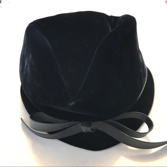 Vintage Accessories - 🎁Vintage 40s 50s Navy Blue Velvet Hat